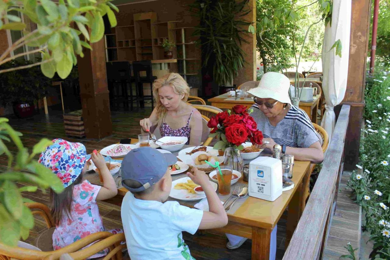Talisman Village Hotel Bosteri Bagian luar foto